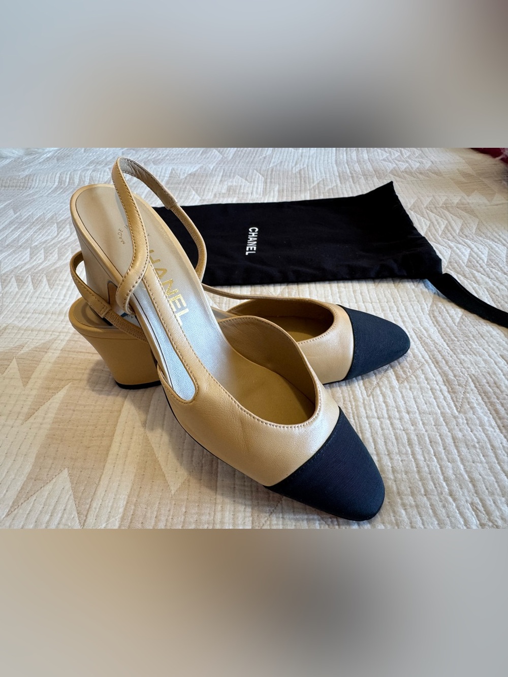 Chanel Goatskin Grosgrain Cap Toe Sling back Heel Two Tone Beige Black Sz 37 - Picture 10 of 11